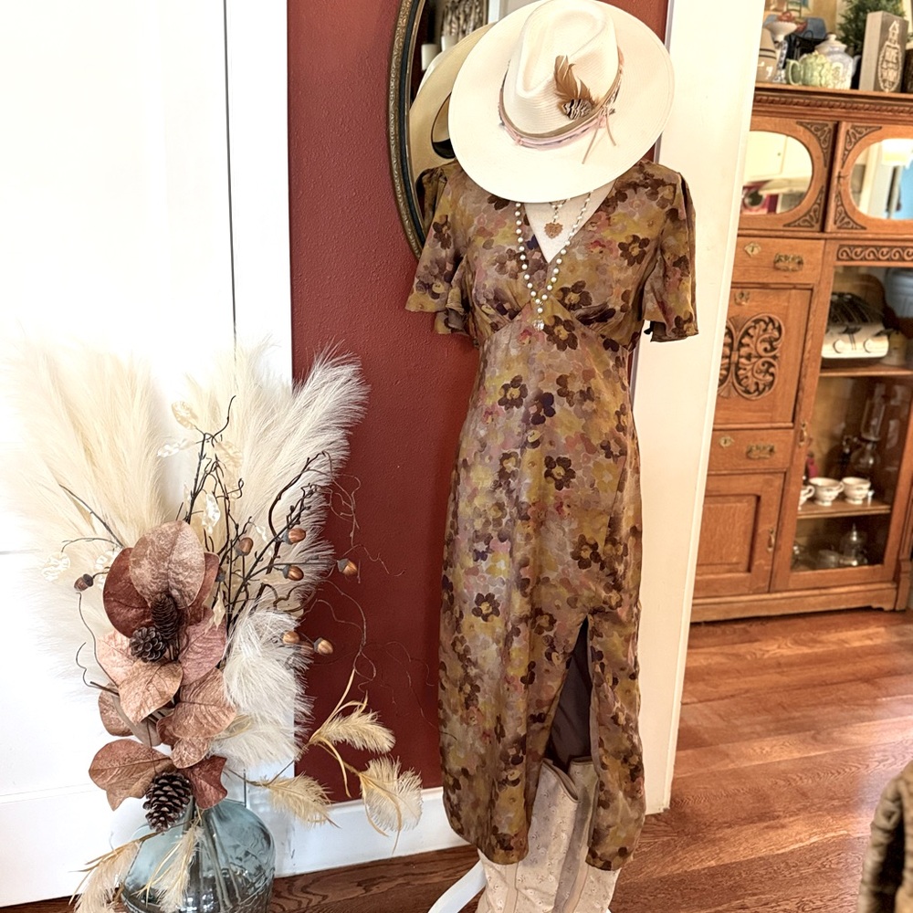 Lulus Marvelously Stylish Brown Floral Flutter Sleeve Midi Dress - Size L